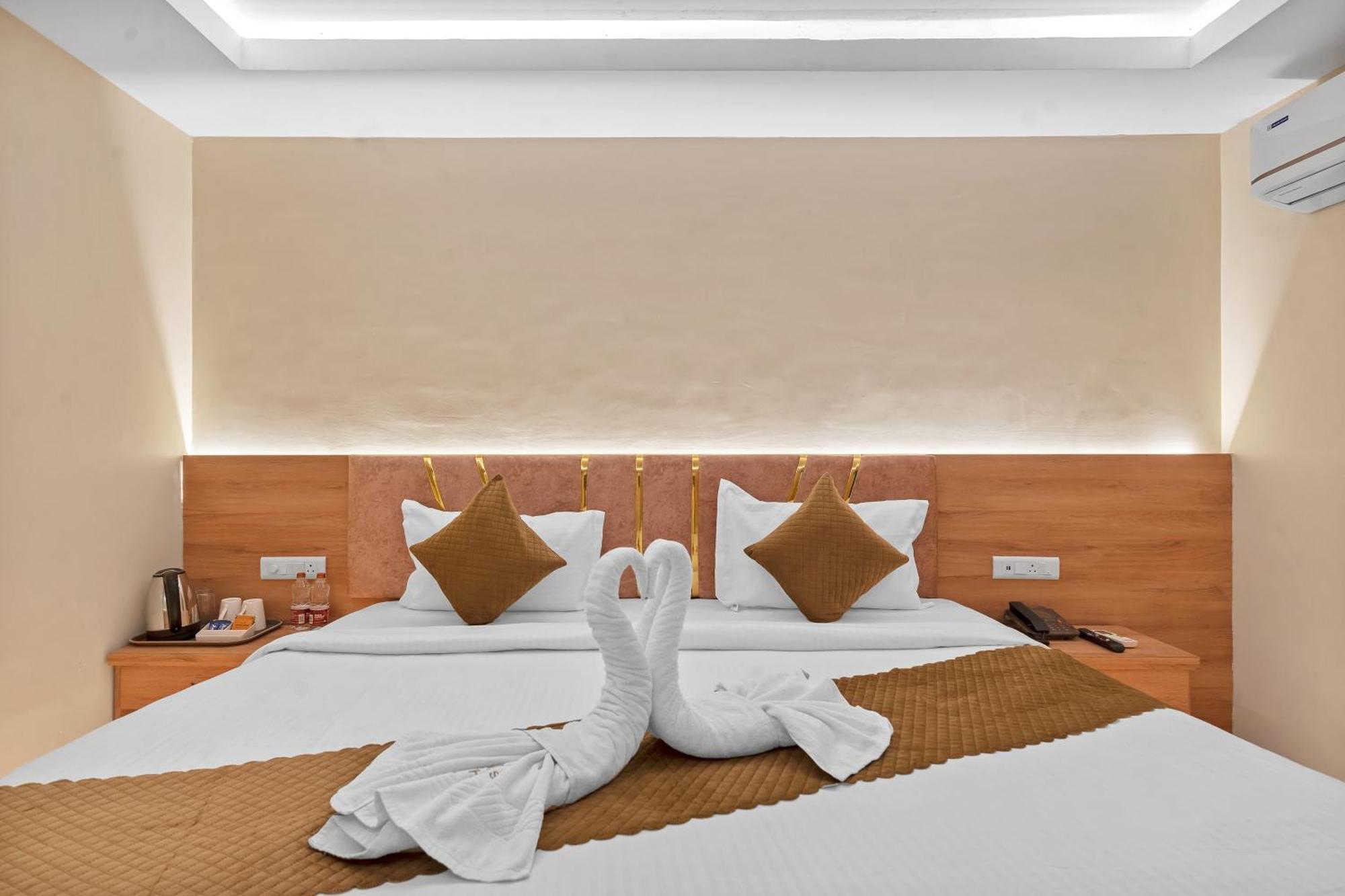 שמשבאד Hotel Sm Deccan Park מראה חיצוני תמונה